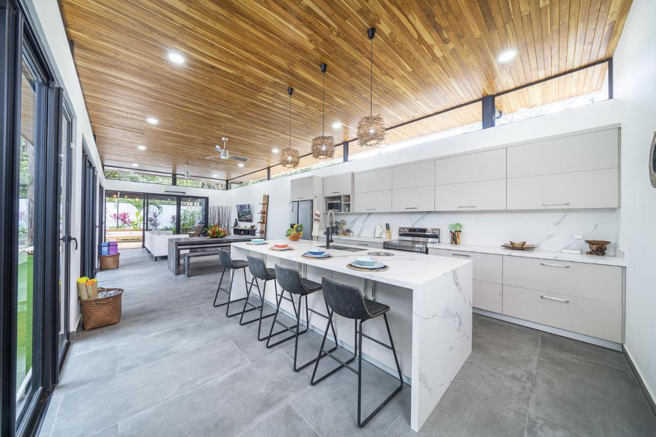 Playa Potrero - New Modern House, Pool In Guitar Shape - Casa Guitarra 빌라 외부 사진